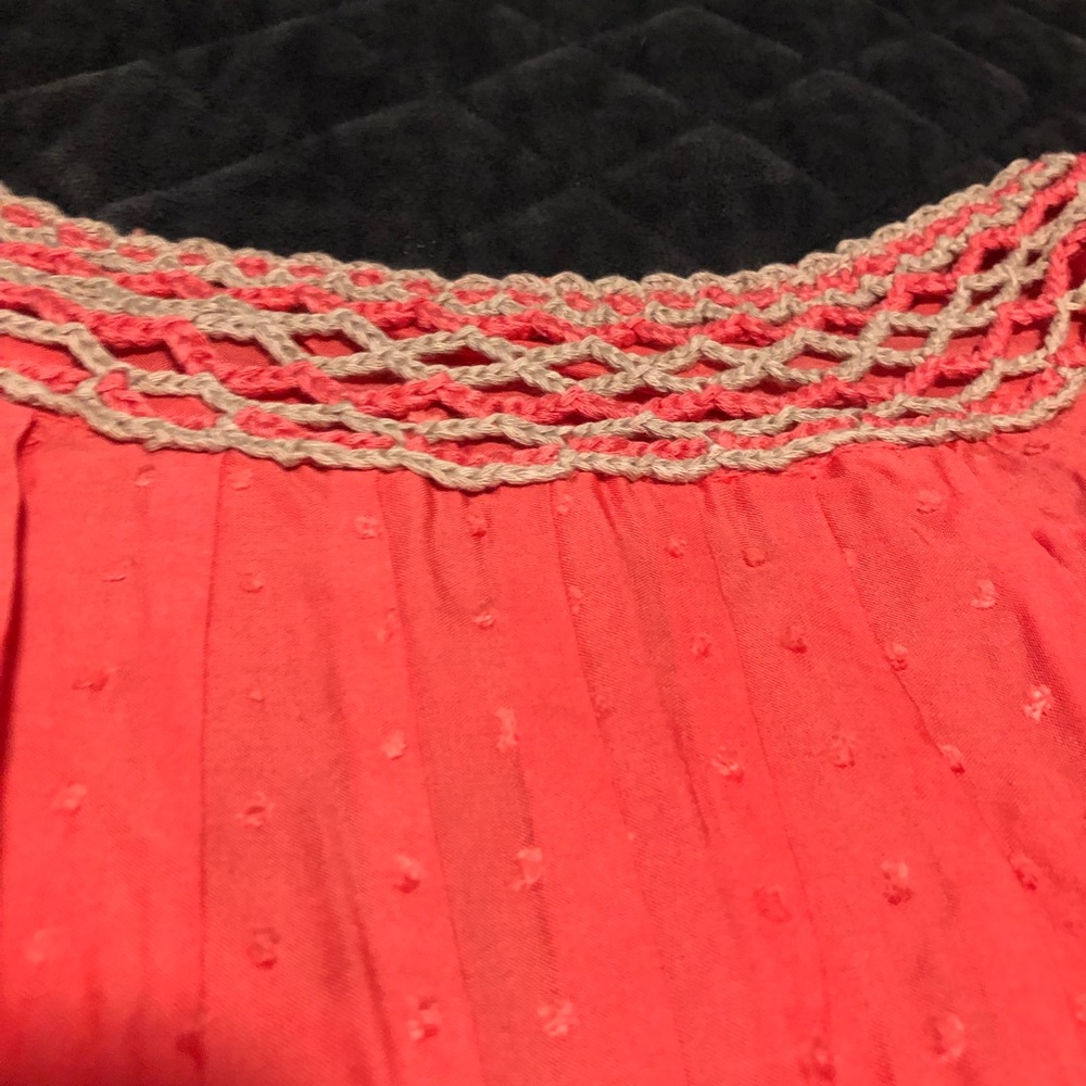 Women’s midi dress coral color crochet details - Picture 6 of 8